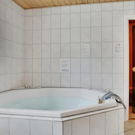 Nice In With Sauna *